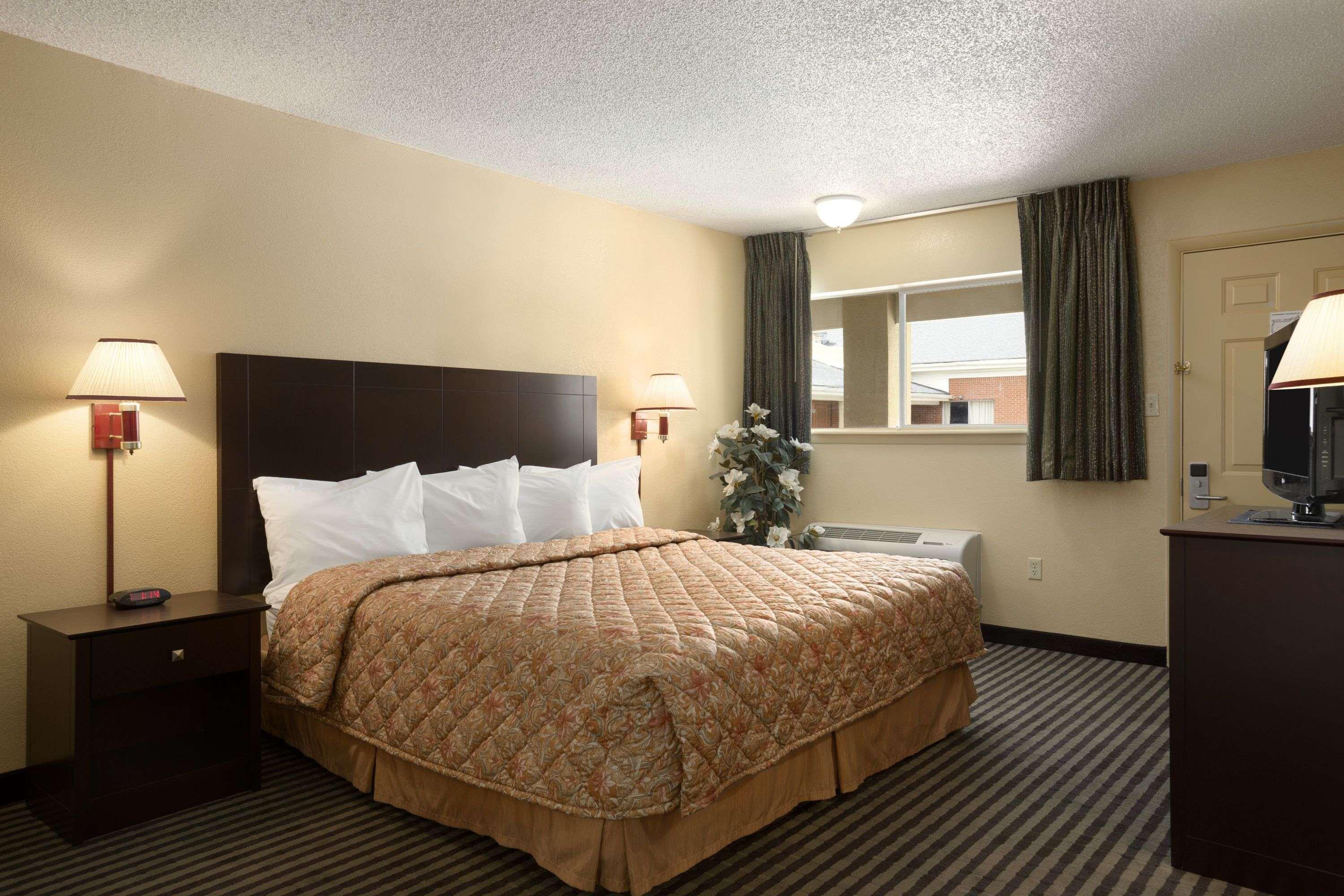 Days Inn By Wyndham Lawton Exterior foto