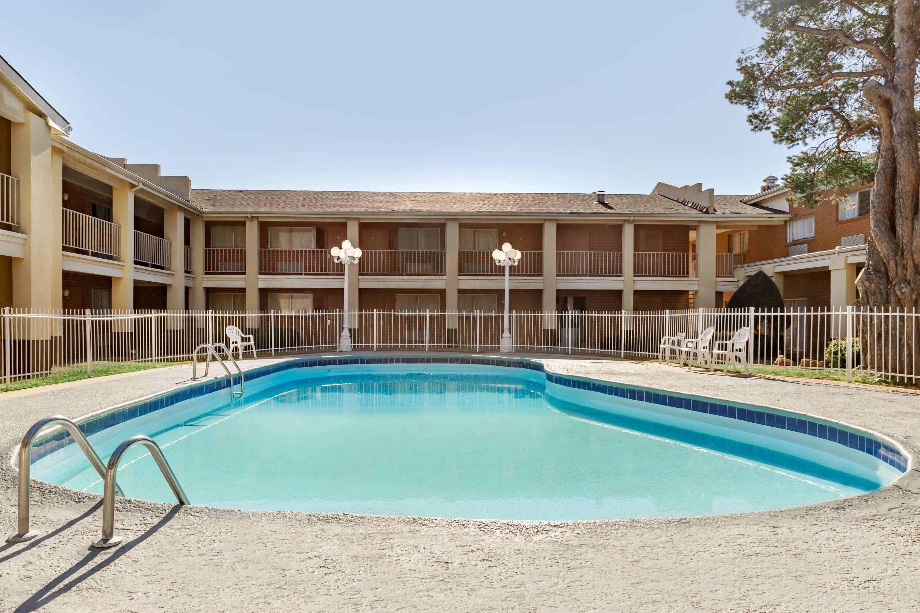 Days Inn By Wyndham Lawton Exterior foto