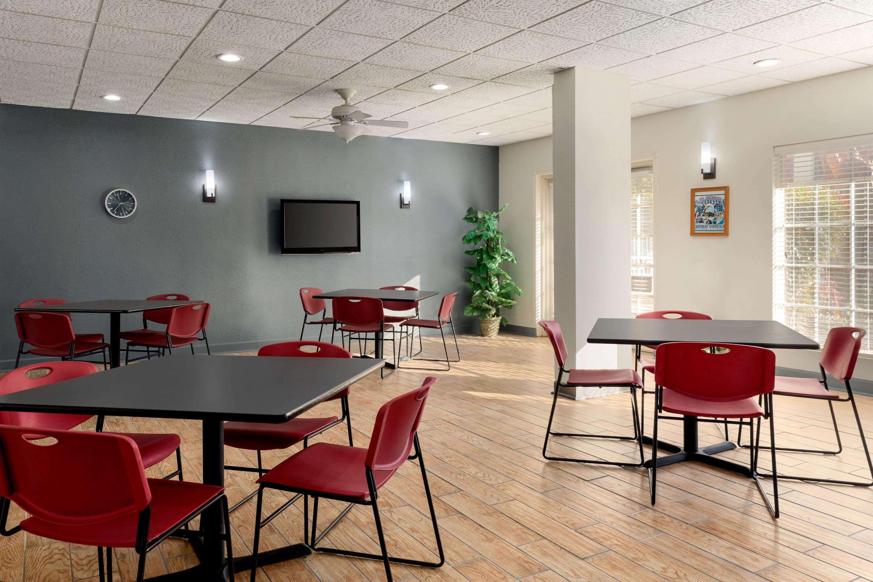 Days Inn By Wyndham Lawton Exterior foto