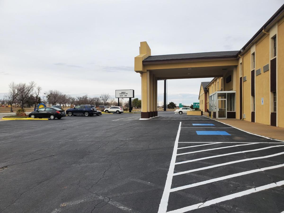 Days Inn By Wyndham Lawton Exterior foto